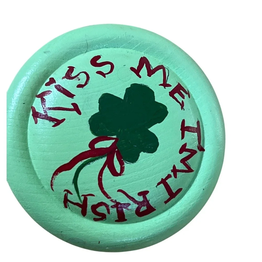 Hand Painted Kiss Me‎ Im Irish Shamrock Clover St Patricks Day Pin Brooch